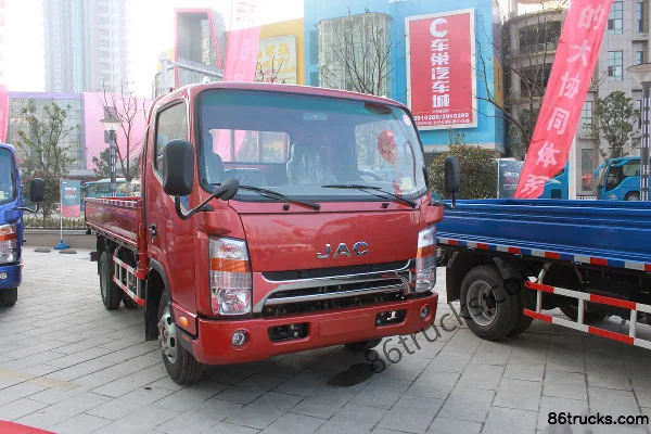 JAC New Shuailing H330 130 hp 4X2(6 wheels) 4.18m single-row flatbed light truck Exterior (3) | 86Trucks
