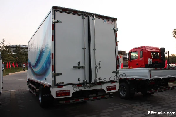 JAC Shuailing III 136 hp 4X2(6 wheels) 3.8m Single-row Van Light Truck Body (2) | 86Trucks