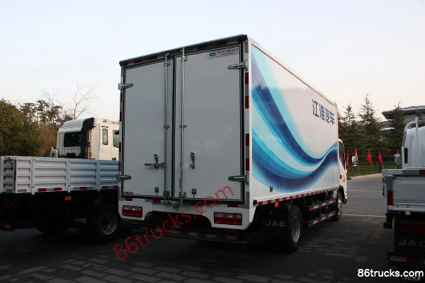 JAC Shuailing III 136 hp 4X2(6 wheels) 3.8m Single-row Van Light Truck Body (1) | 86Trucks