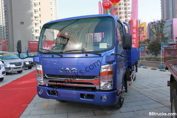 JAC Shuailing III 109 hp 4X2(6 wheels) 3.8m Single Row Flatbed Light Truck Exterior (2) | 86Trucks