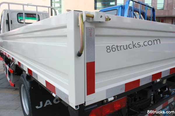 JAC Good Luck 60 hp 4X2(6 wheels) 3.3m single-row flatbed light truck Chassis (3) | 86Trucks