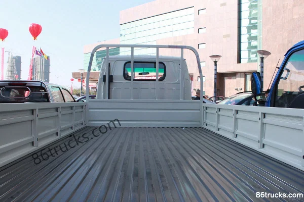 JAC Good Luck 60 hp 4X2(6 wheels) 3.3m single-row flatbed light truck Chassis (2) | 86Trucks