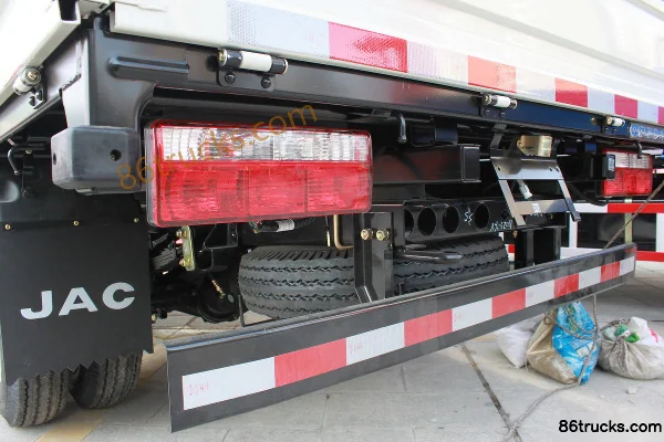 JAC Good Luck 60 hp 4X2(6 wheels) 3.3m single-row flatbed light truck Chassis (2) | 86Trucks