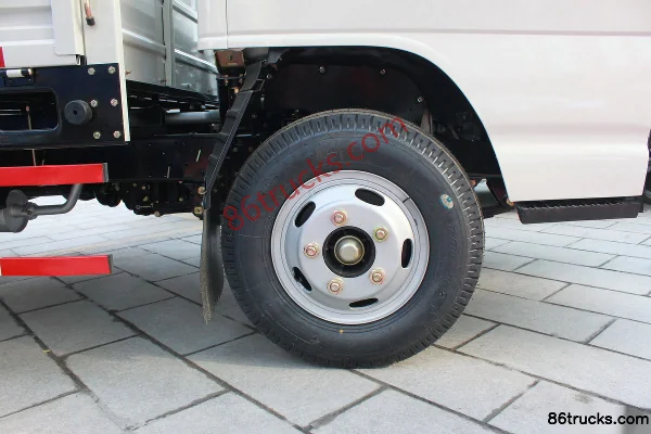 JAC Good Luck 60 hp 4X2(6 wheels) 3.3m single-row flatbed light truck Chassis (1) | 86Trucks