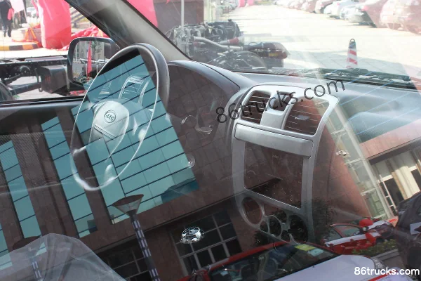 JAC Ruiling 2011 88 ch 2,5 L diesel pick-up double cabine standard (4D25) (2) | 86Trucks