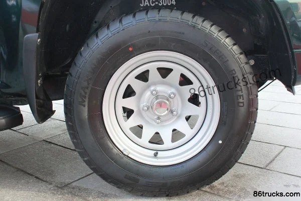 JAC Ruiling 2011 88 ch 2,5 L diesel pick-up double cabine standard (4D25) Châssis (1) | 86Trucks