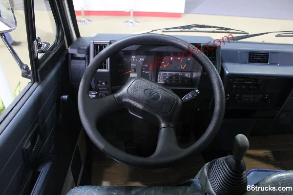 GAC HINO 300J Series 125 hp 4X2(6 wheels) 3.3m Double Row Stake Truck Cab (2) | 86Trucks