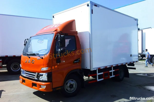 JAC Junling V5 130 ch 4X2(6 roues) camion frigorifique 4 mètres Extérieur (3) | 86Trucks