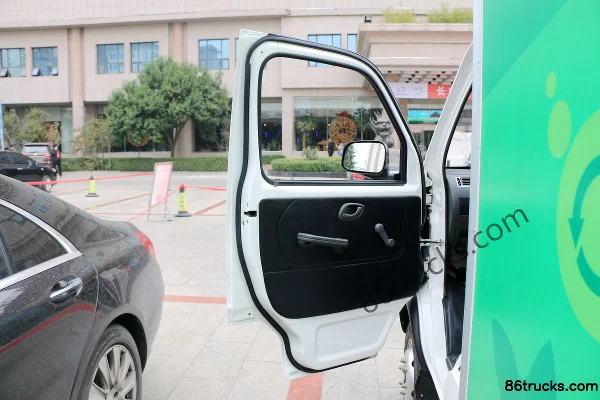 Changan Light Truck Shenqi 3.49T 3.3m Single Row Electric Van Mini Truck 61.69kWh 4X2(6 wheels) Cab (1) | 86Trucks