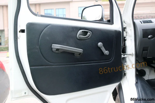 Changan Qingqi 3.49T 2.5m single-row pure electric flatbed mini truck chassis 60.14kWh 4X2(6 roues) Intérieur (2) | 86Trucks
