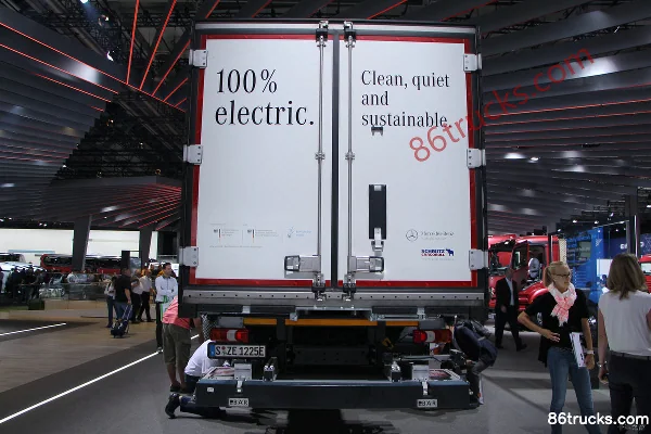 Mercedes-Benz New Actros 4X2(6 wheels) Electric Refrigerated Truck Exterior (3) | 86Trucks
