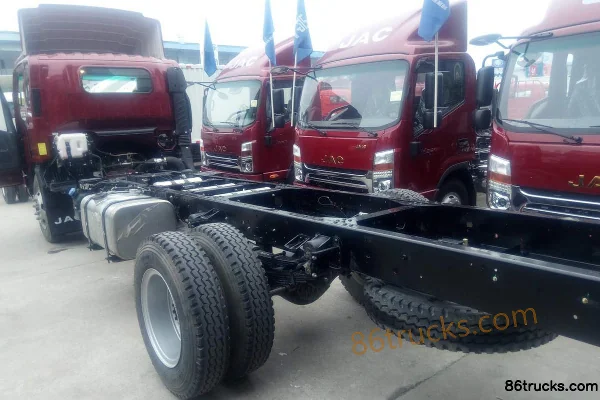 JAC Shuailing Q6 version logistique polyvalente 150 ch 4X2(6 roues) camion léger à ridelles 4,18 m cabine avancée Extérieur (3) | 86Trucks