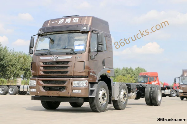 FAW Jiefang Qingdao Han V 2.0 240 hp 6X2(8 wheels) 7.7m Cargo Truck with Grille (China VI) Exterior (3) | 86Trucks