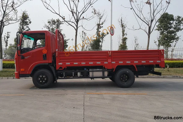 Dayun New Aopuli 95 hp 4X2(6 wheels) 4.12m single-row flatbed light truck Exterior (2) | 86Trucks