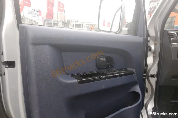 Jinbei T50 1.5L 109hp 4X2(6 wheels) Gasoline 3.4m Single Row Flatbed Mini Truck (Single Rear Tire) Cab (1) | 86Trucks