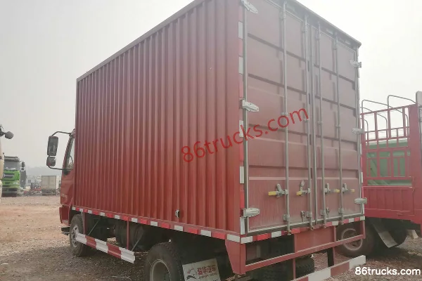 Dongfeng Liuqi Chenglong L3 160 hp 4X2(6 wheels) 4.2m single-row box van light truck (Lulujunhua brand) Exterior (3) | 86Trucks