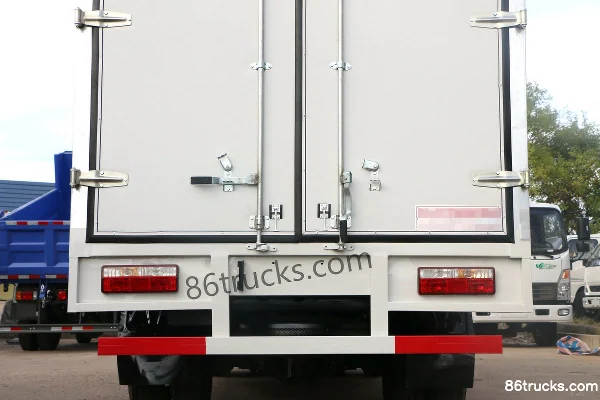 Sinotruk Wangpai série 7 143 ch 4X2(6 roues) 4,16 m camion léger fourgon à cabine simple (6 vitesses) Carrosserie (1) | 86Trucks