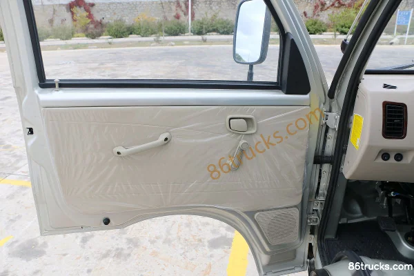 Beiqi Heibao H3 71 ch 4X2(6 roues) diesel camion porteur à ridelles 3,1 m cabine double (1) | 86Trucks