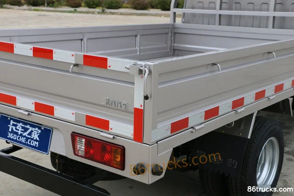 Beiqi Heibao Q7 1.5L 112hp 4X2(6 wheels) Gasoline 2.595m Double-row Flatbed Mini Truck Body (2) | 86Trucks
