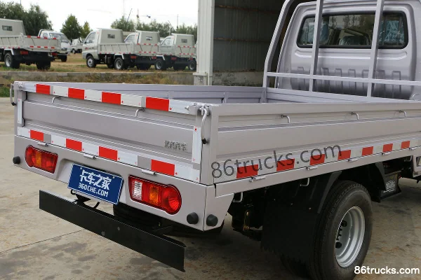 BAIC Heibao H5 71hp 4X2(6 wheels) Diesel 2.52m Double Row Flatbed Micro Truck Body (1) | 86Trucks