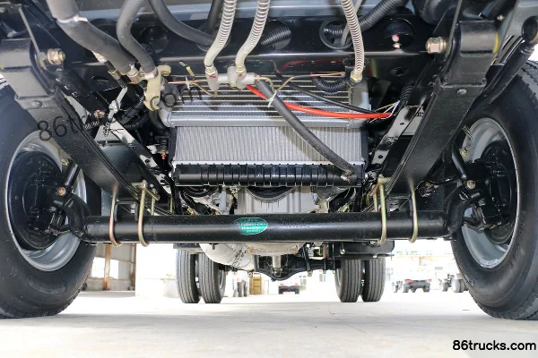 BAW Heibao H7 71 ch 4X2(6 roues) diesel 2,595 m camion plateau double cabine Châssis (1) | 86Trucks