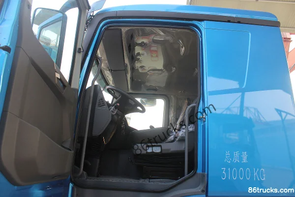 XCMG Hanfeng G7 400 hp 8X4(12 wheels) 7.6m dump truck (China VI) Cab (2) | 86Trucks