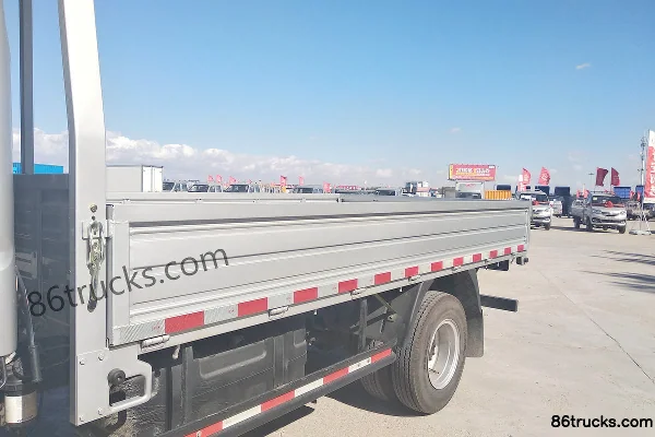 Foton Times M3 150 hp 4X2(6 wheels) 3.8m Sleeper Cab Flatbed Light Truck Body (1) | 86Trucks