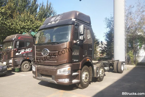FAW Jiefang J6P Édition Elite 320 ch 6X2(8 roues) camion porteur à grille 9,4 m Extérieur (3) | 86Trucks