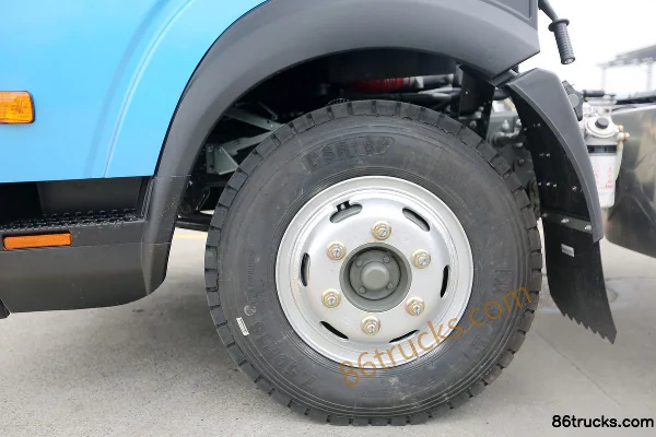 Sinotruk Ruishi 130hp 4X2(6 wheels) 4.15m single-row stake truck (China VI) Chassis (1) | 86Trucks
