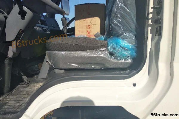 Foton Times M3 110 hp 4X2(6 wheels) 4.165m single-row van light truck Cab (2) | 86Trucks
