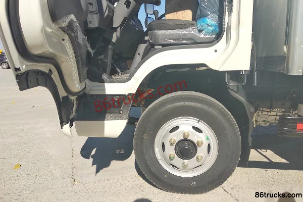 Foton Times M3 110 hp 4X2(6 wheels) 4.165m single-row van light truck Cab (1) | 86Trucks