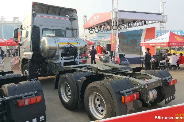 Sinotruk Haohan N7G Heavy Truck 430ch 6X4(10 roues) LNG Tracteur Routier (Silver) Extérieur (3) | 86Trucks
