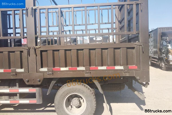 Foton Ruowo ES3 190hp 4X2(6 wheels) 3.84m semi-row flatbed light truck (China VI) Body (2) | 86Trucks