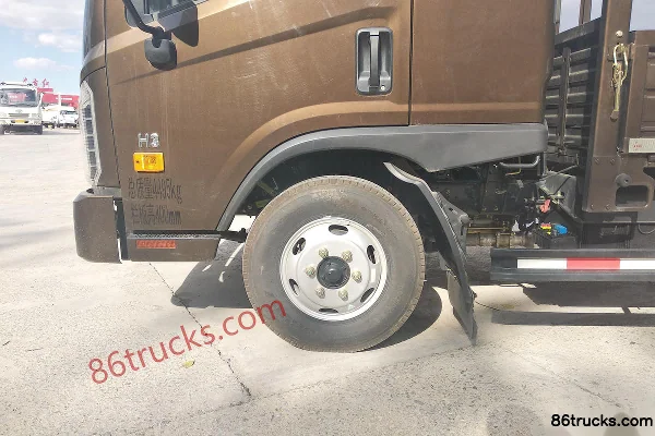 Foton Times H3 129 ch 4X2(6 roues) Camion plateau 3,8 m cabine double Châssis (1) | 86Trucks