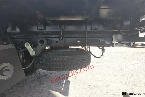 Foton Times Yuling VQ2 87 hp 4X2(6 wheels) Gasoline 3.3m Single Row Van Mini Truck Chassis (3) | 86Trucks