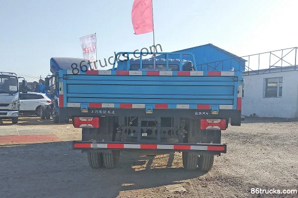 Yuejin Chaoyue C500-33 150 hp 4X2(6 wheels) 4.14m single-row flatbed truck Exterior (3) | 86Trucks