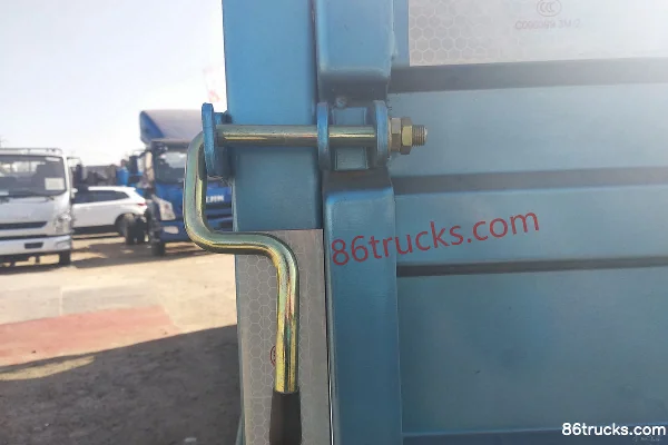 Yuejin Chaoyue C500-33 150 hp 4X2(6 wheels) 4.14m single-row flatbed truck Body (3) | 86Trucks