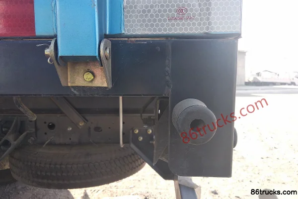 Yuejin Chaoyue C500-33 150 hp 4X2(6 wheels) 4.14m single-row flatbed truck Body (2) | 86Trucks
