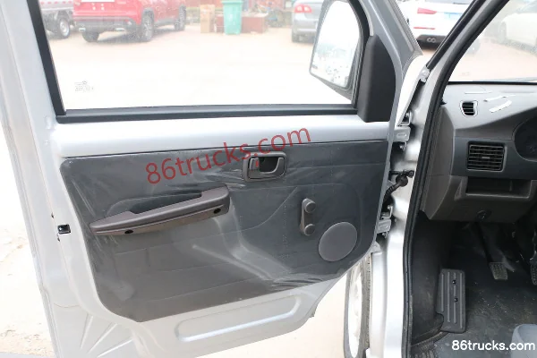 Wuling Rongguang Mini Truck 1.5L 107hp 4X2(6 wheels) Gasoline 2.585m Single Row Van Mini Truck Cab (1) | 86Trucks