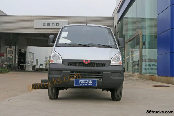 Wuling Rongguang Mini Truck 1.2L 82hp 4X2(6 wheels) gasoline 2m double-row mini truck Exterior (2) | 86Trucks