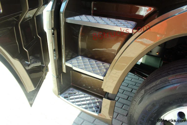 FAW Jiefang J7 camion lourd version luxe 550 ch 4X2(6 roues) tracteur routier AMT automatique Cabine (3) | 86Trucks