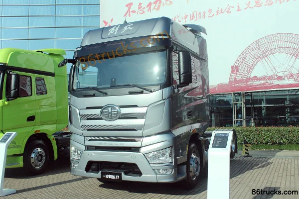 FAW Jiefang J7 Heavy Truck Luxury 550hp 6X2R AMT Automatic Tractor Truck Exterior (3) | 86Trucks
