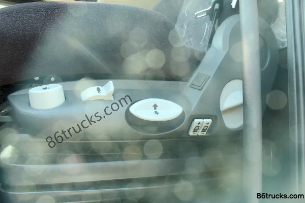 FAW Jiefang J7 Heavy Truck Luxury 550hp 6X2R AMT Automatic Tractor Truck Cab (2) | 86Trucks