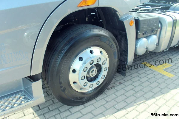 FAW Jiefang J7 Heavy Truck Luxury 550hp 6X2R AMT Automatic Tractor Truck Chassis (1) | 86Trucks