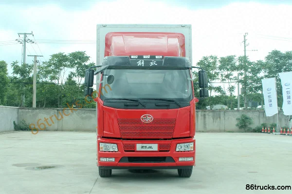 FAW Jiefang J6L Medium Truck 2020 Value Edition Cold Region 240hp 4X2(6 wheels) 9.7m Van Cargo Truck Exterior (2) | 86Trucks