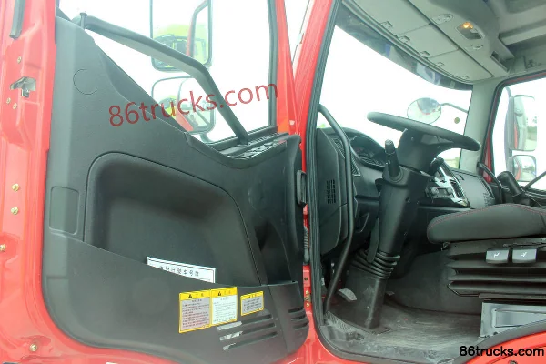 FAW Jiefang J6L Medium Truck 2020 Value Edition Cold Region 240hp 4X2(6 wheels) 9.7m Van Cargo Truck Cab (2) | 86Trucks