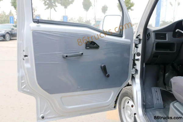 Wuling Zhiguang 1.2L 82 ch 4X2(6 roues) essence 2 m camion plateau double cabine (1) | 86Trucks