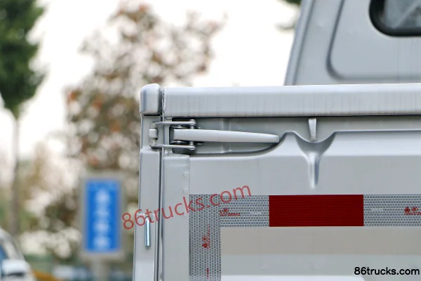 Wuling Zhiguang 1.2L 82 ch 4X2(6 roues) essence 2 m camion plateau double cabine Carrosserie (2) | 86Trucks