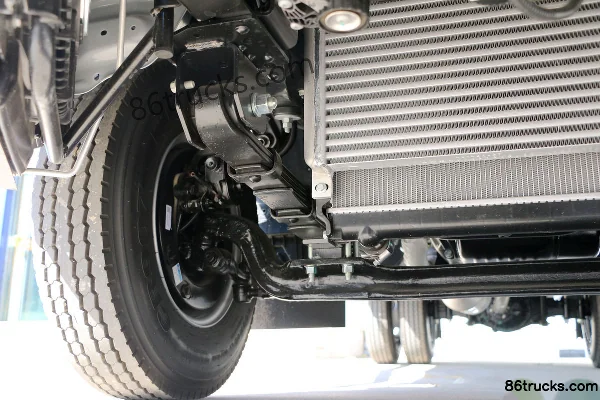JAC Shuailing Q3 Style 152 ch 4X2(6 roues) camion léger à plateau 3,9 m cabine avancée Châssis (2) | 86Trucks