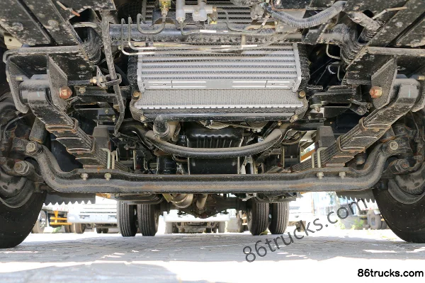 JMC Shunda Wide Body Standard Edition 109 hp 4X2(6 wheels) 3.7m Crew Cab Flatbed Light Truck Chassis (1) | 86Trucks